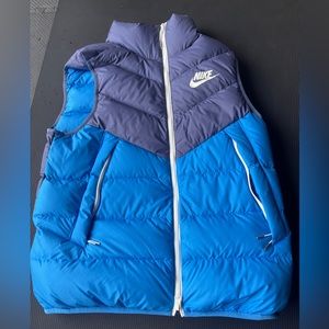 Men’s Nike medium puffer vest